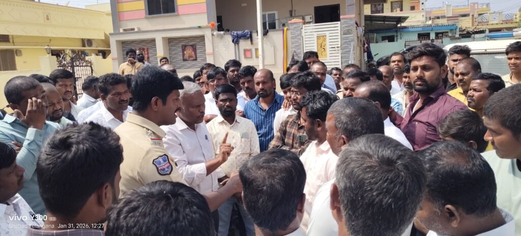 దళితుల గుడి దారిలో చిచ్చురేపిన కుల వివక్ష