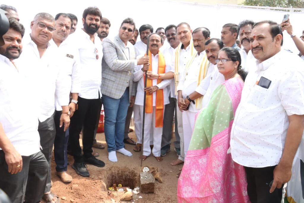 మల్లాపూర్‌లో మండల పరిషత్ ప్రాథమిక పాఠశాలకు భూమిపూజ.