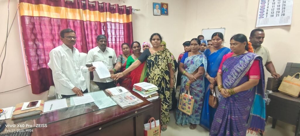 వనపర్తి మున్సిపల్సీఈఓ సరస్వతి బాయి ని తక్షణం బదిలీ చేయాలి.