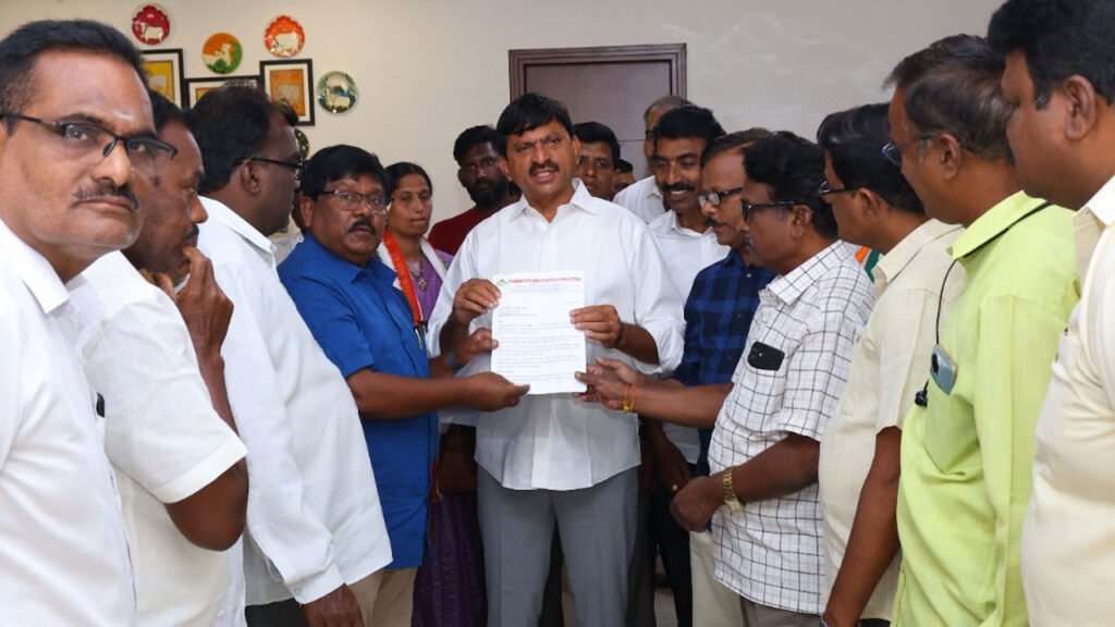 అక్రెడిటేషన్ల గడువు మరో నెల పొడిగిస్తాం:మంత్రి పొంగులేటి