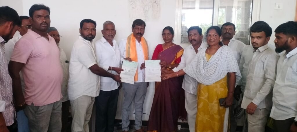 సిఎం రిలీఫ్ ఫండ్ చెక్కుల పంపిణీ చేసిన భీమ్ భరత్