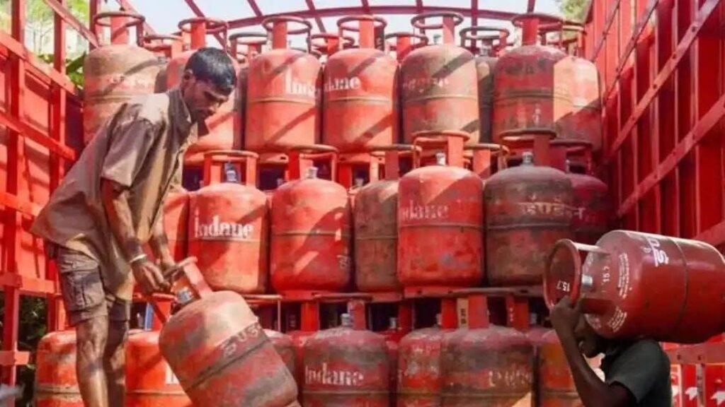 వంట గ్యాస్‌ గండం, సిలిండర్ల బుకింగ్..సరఫరా పై తాజా ఆంక్షలు..!!