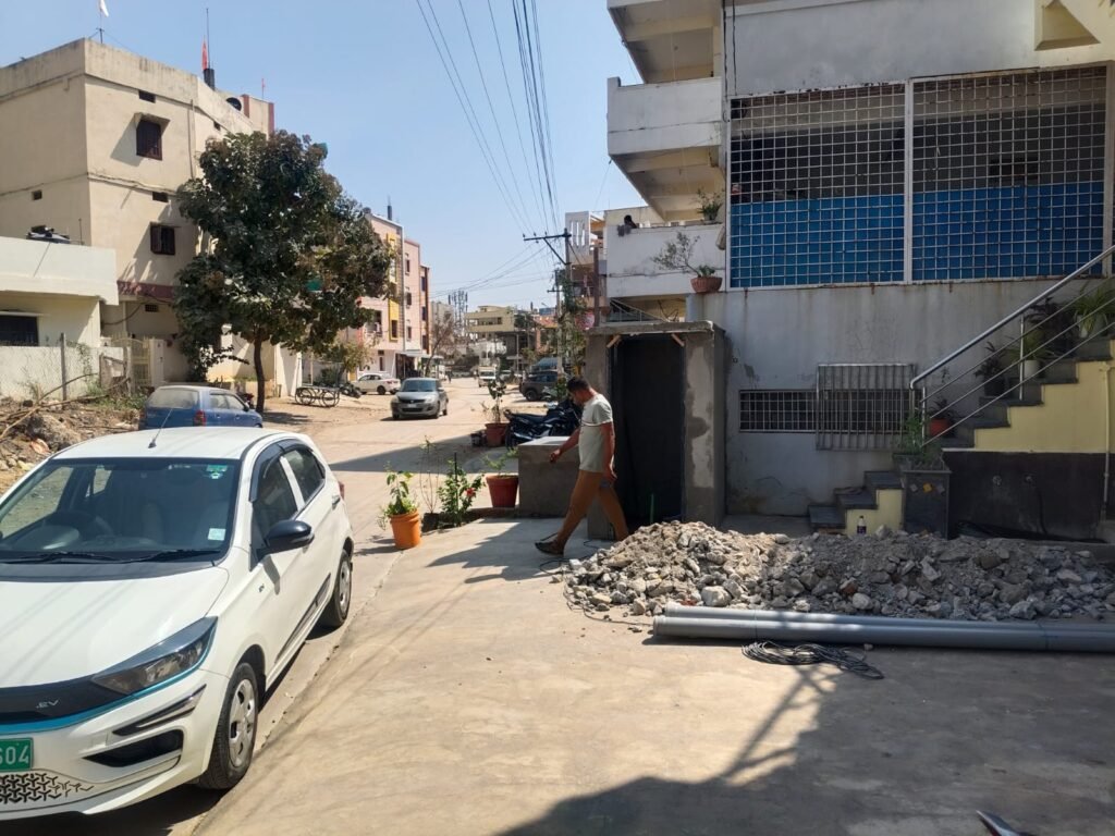 60 ఫీట్ల రోడ్డు కబ్జా… బాత్రూమ్, మెట్లు నిర్మాణం…