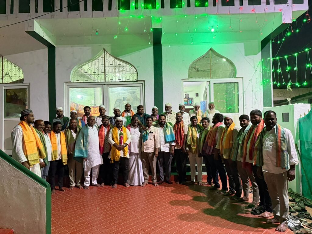 చీకట్లు పోయేలా చిన్నమంగళారంలో ఇప్తార్ విందు