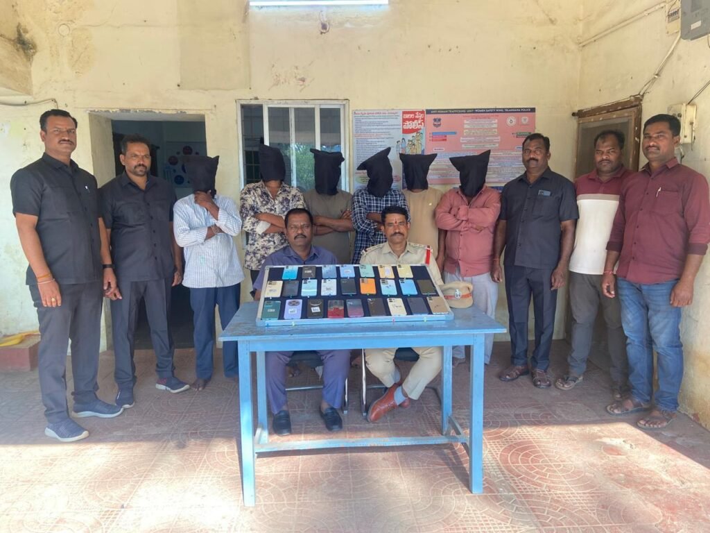 సెల్ ఫోన్ దొంగల ముఠా గుట్టురట్టు