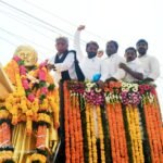 ఫూలేకు ఘనంగా నివాళులు అర్పించిన మంద కృష్ణ మాదిగ