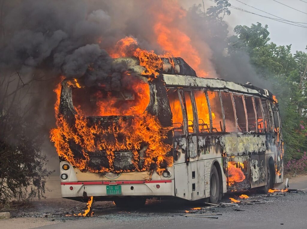 ఆర్ టి సి ఎల్ట్రికల్ బస్సు దగ్ధం