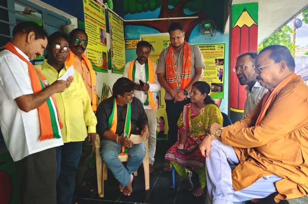 ఎస్.ఐ.ఆర్. మండల ప్రవాస్ అభియాన్‌లో భాగంగా భద్రాచలంలో బీజేపీ జిల్లా అధ్యక్షుడు బైరెడ్డి ప్రభాకర్ రెడ్డి పర్యటన
