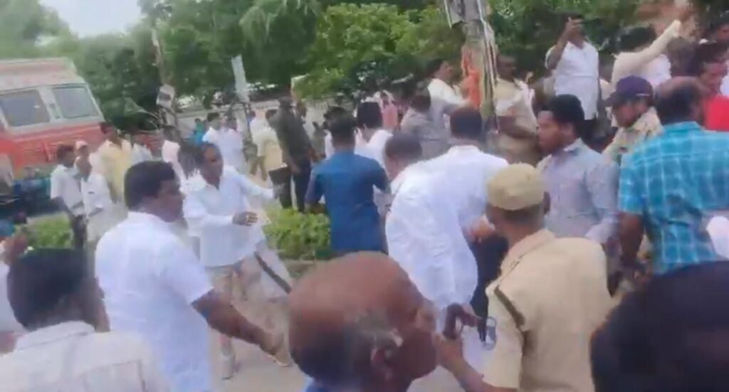 కాలె యాదయ్యపై ఆగ్రహం.. తిరగబడ్డ ప్రజలు