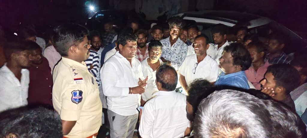 ఎల్‌సీ ఉన్నా సప్లై ఆన్… విద్యుత్ షాక్‌తో కుప్పకూలిన యువకుడు