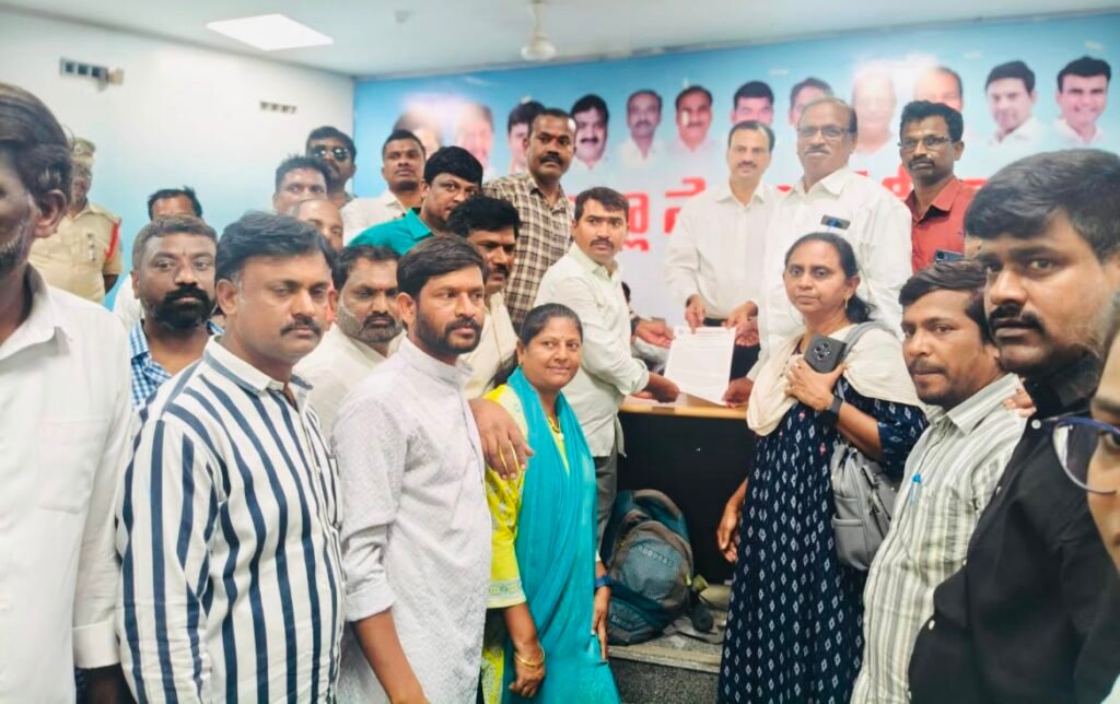 జర్నలిస్టుల హామీలు వెంటనే అమలు చేయాలి