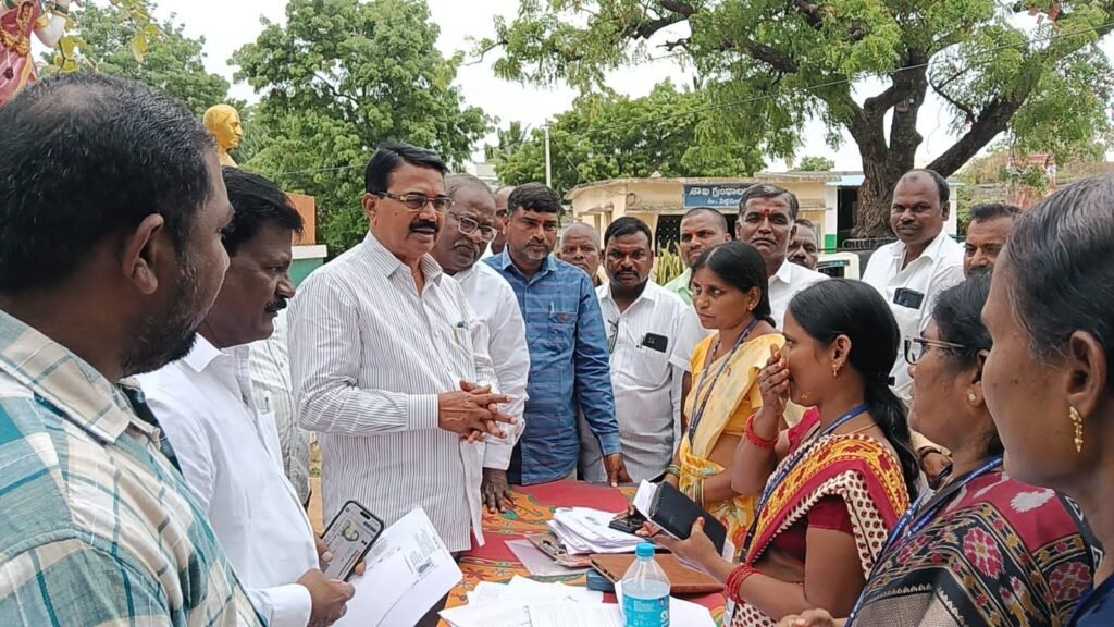 సర్ ప్రక్రియతో పాటు ప్రజా సమస్యలపై దృష్టి సారించాలి