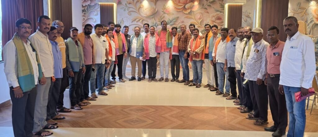 జర్నలిస్టుల ఇళ్లస్థలాలు, హెల్త్ కార్డుల సాధనకు కృషి.