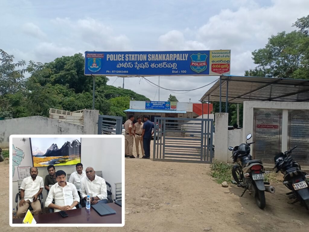 షాబాద్‌కు వెళ్తున్న ఆర్ఎస్ ప్రవీణ్ కుమార్ అరెస్ట్