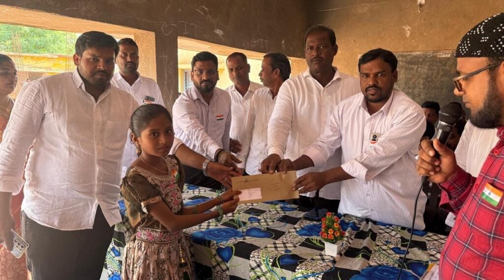 విద్యార్థుల్లో ఉన్న ప్రతిభను వెలికితిసెందుకే మెరిట్ అవార్డులు