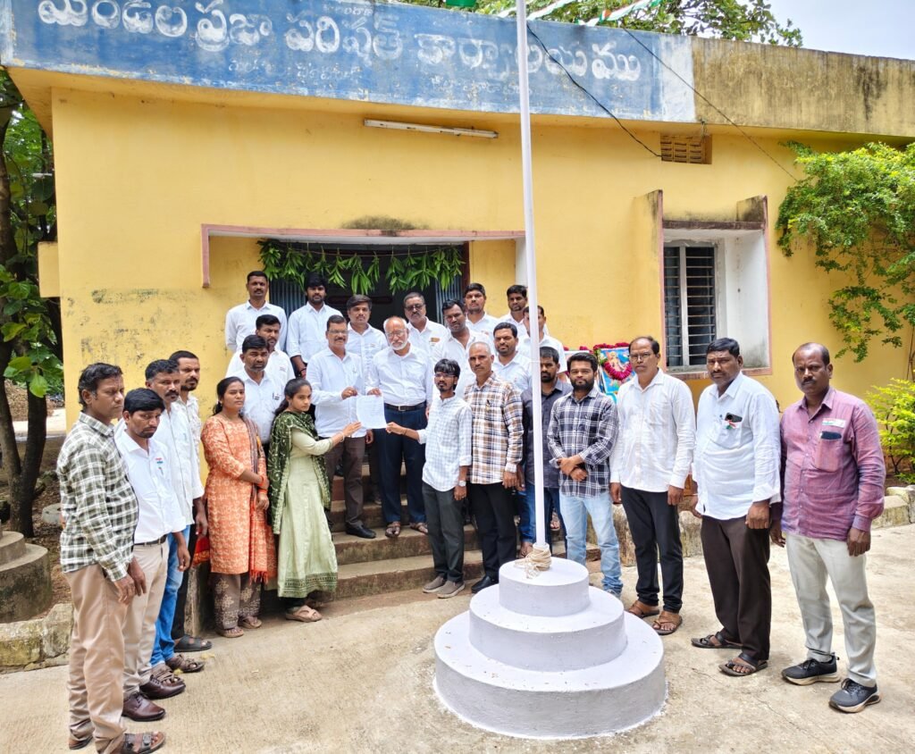 పంచాయతీ కార్యదర్శిపై దాడి చేసిన నిందితులను అరెస్ట్ చేయాలి
