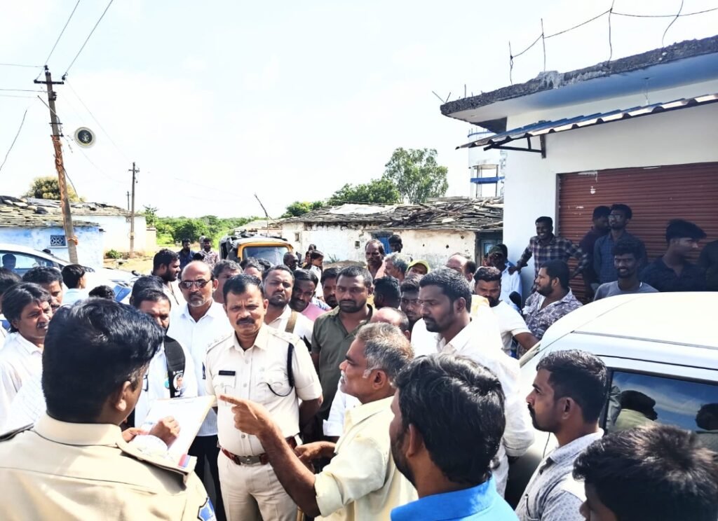 పంచాయతీ కారోబార్‌పై దాడి.. కేసు నమోదు
