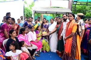 100 మంది గర్భిణులకు సీమంతం 100 మంది గర్భిణులకు సీమంతం