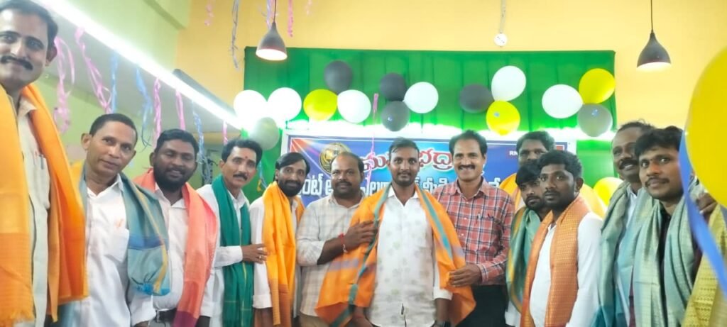 జర్నలిస్టుల సేవలు అభినందనీయం