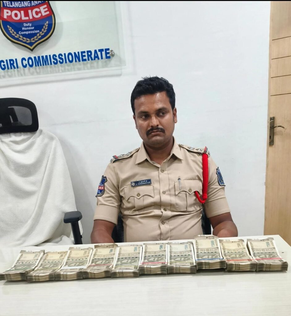 లంచం తీసుకుంటుండగా కీసర ఎస్‌ఐ రెడ్‌హ్యాండెడ్‌గా పట్టివేత