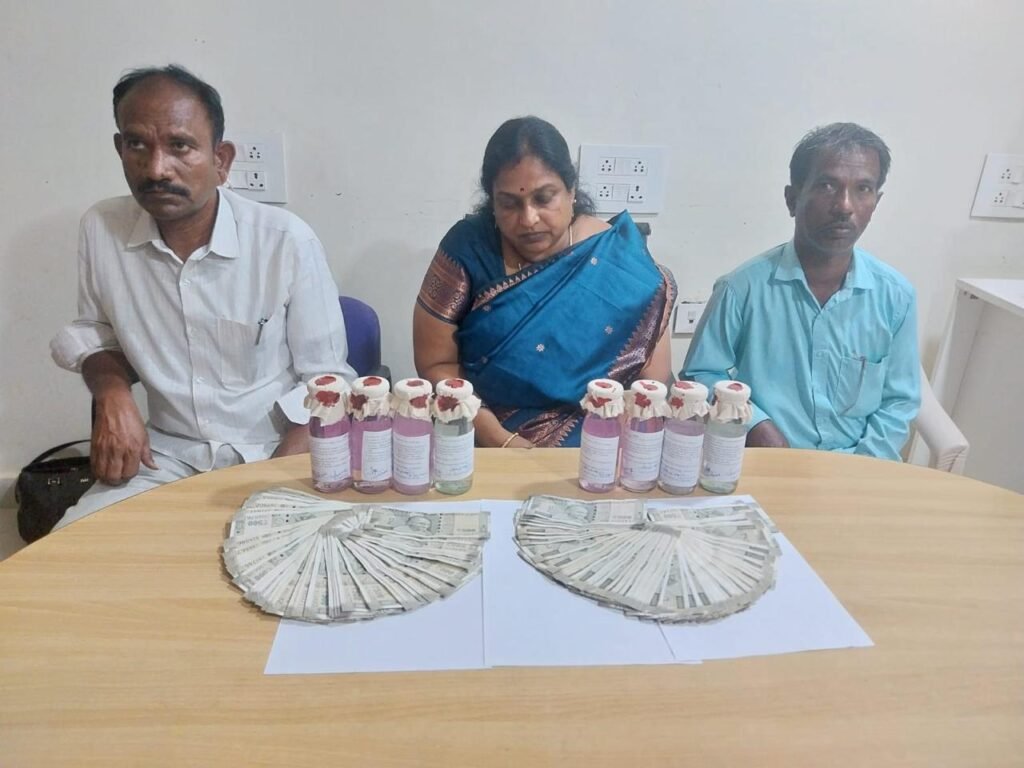 చేవెళ్ల ట్రెజరీ కార్యాలయంలో ఏసీబీ దాడులు