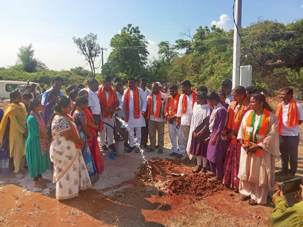 ఆత్మకూర్ ప్రభుత్వ డిగ్రీ కాలేజీలో బోరు మోటర్ ప్రారంభించిన బంగ్లా లక్ష్మీకాంత్ రెడ్డి