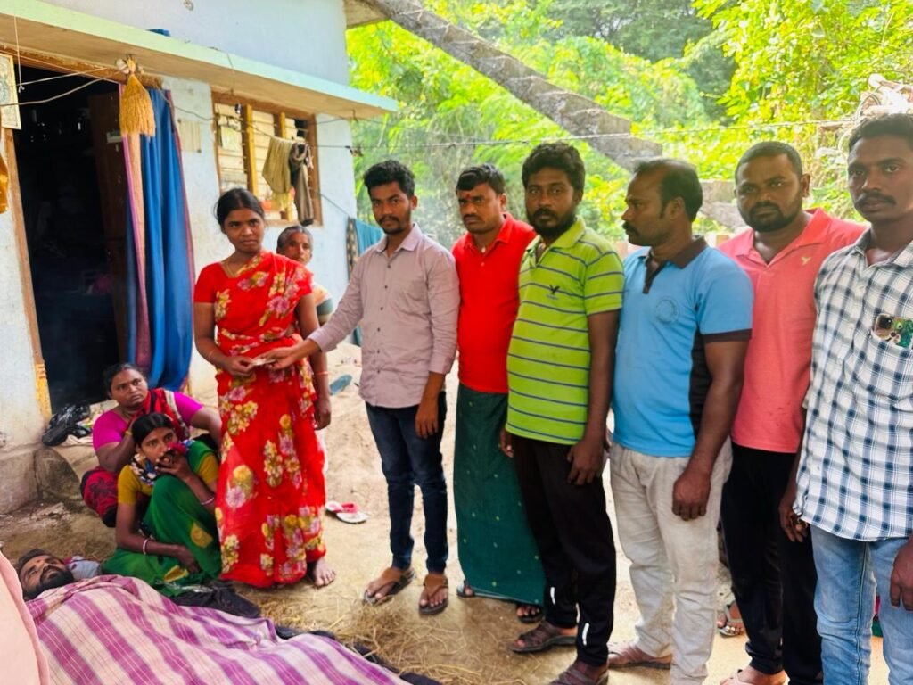 వయసు చిన్నది సహాయాలు పెద్దవి