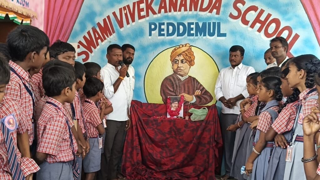 దేశ స్వాతంత్ర్యం కోసం ప్రాణాలర్పించిన విప్లవ వీరుడు