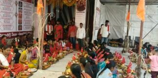 హంగర్గా గ్రామంలో సామూహిక కుంకుమార్చన
