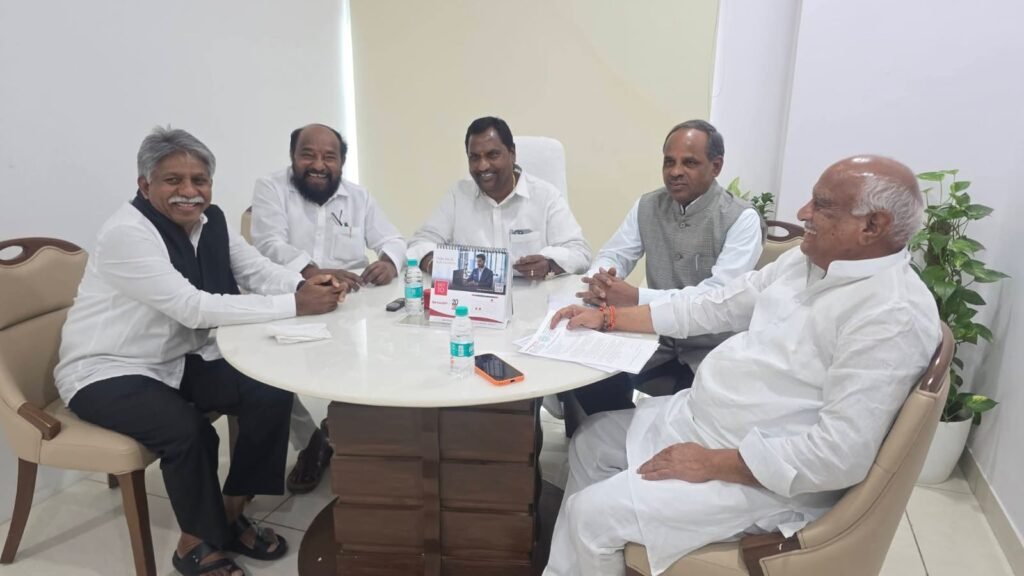 తెలంగాణ సచివాలయంలో ప్రముఖుల ఆత్మీయ కలయిక